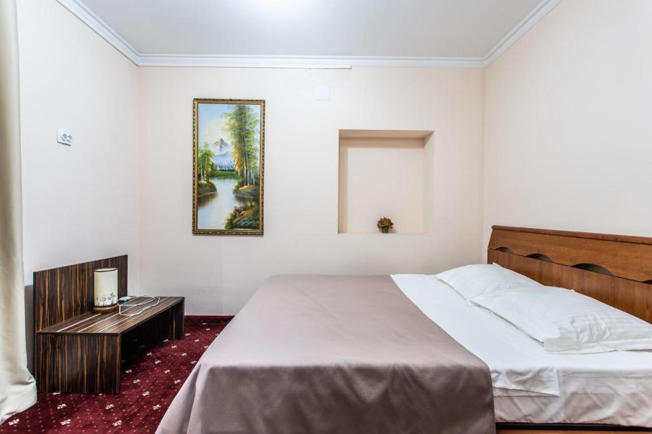 Star Rent Hotel Kisinyov Kültér fotó
