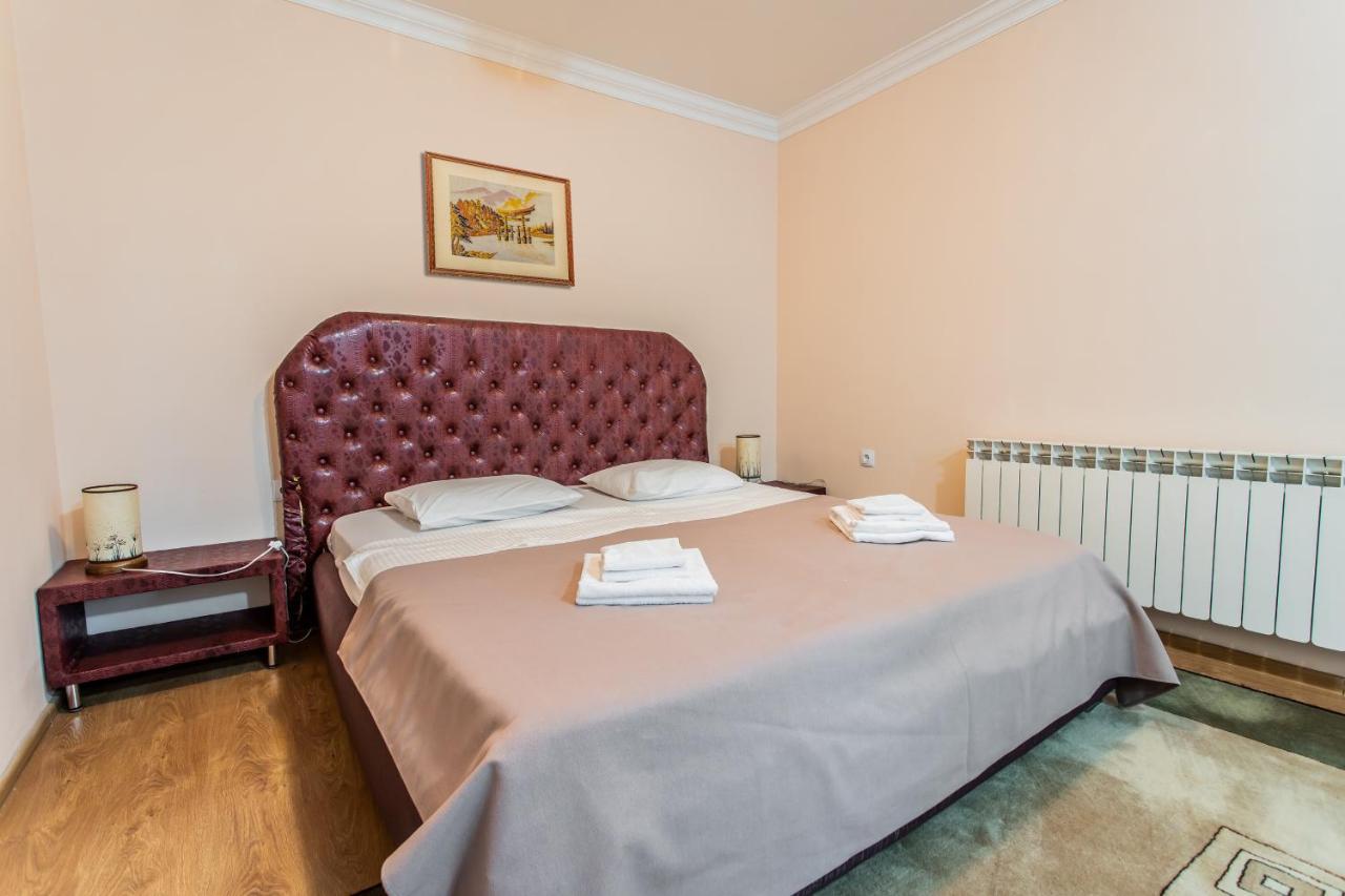 Star Rent Hotel Kisinyov Kültér fotó