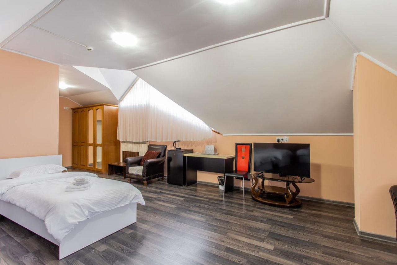 Star Rent Hotel Kisinyov Kültér fotó