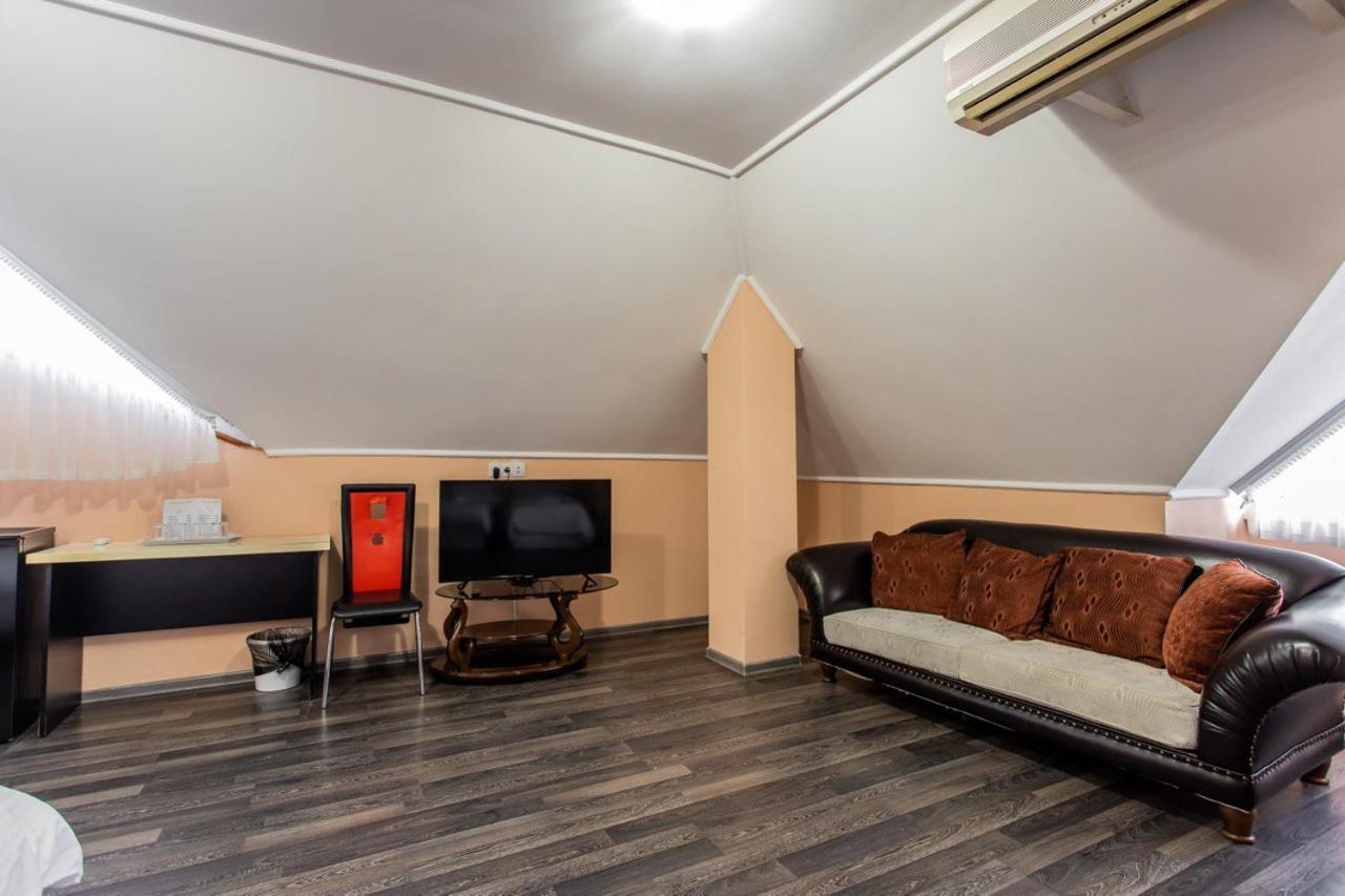 Star Rent Hotel Kisinyov Kültér fotó