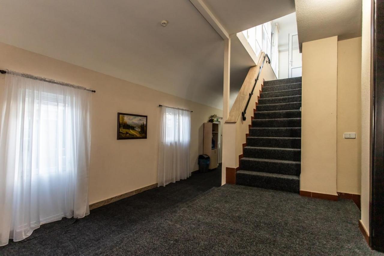 Star Rent Hotel Kisinyov Kültér fotó
