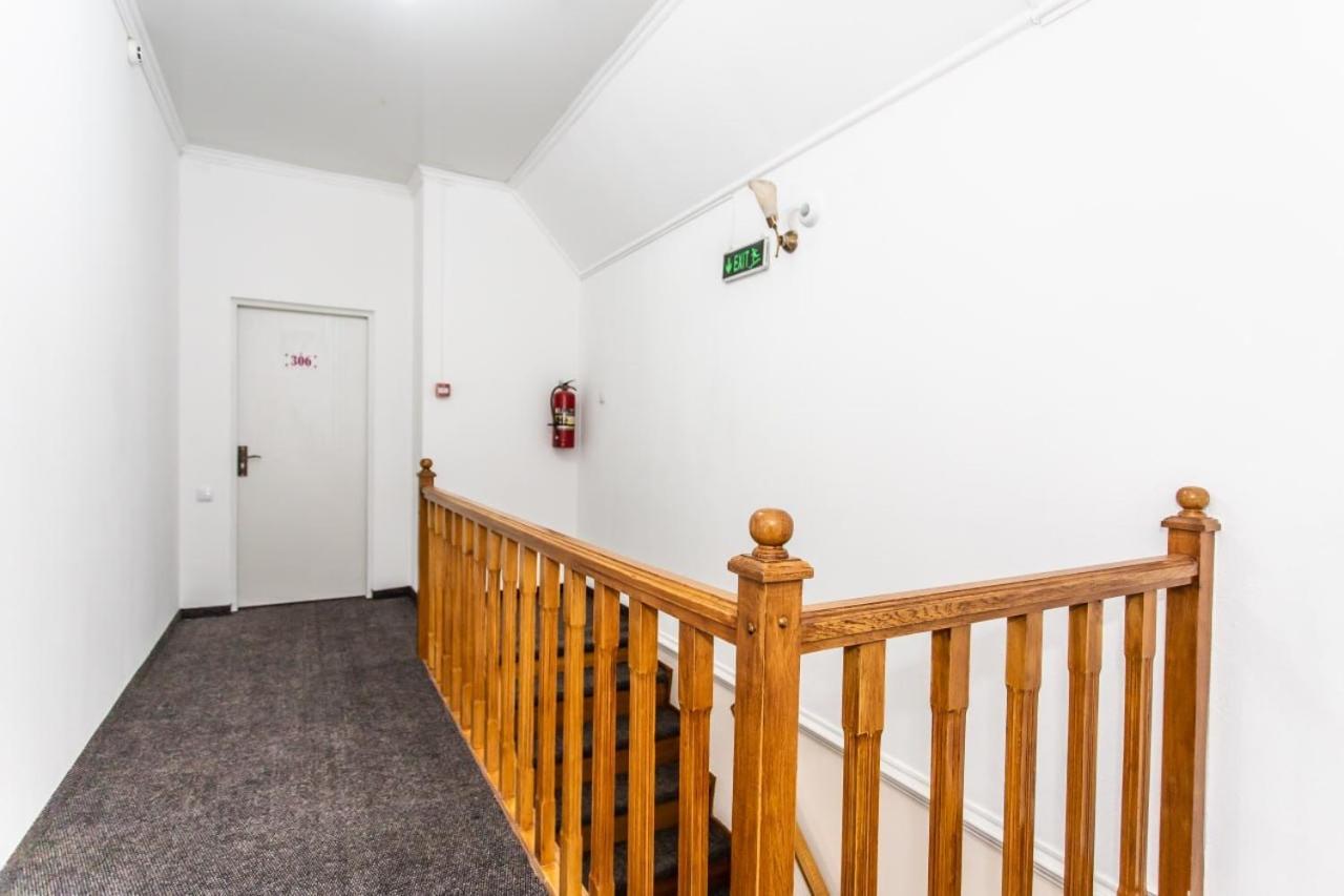 Star Rent Hotel Kisinyov Kültér fotó