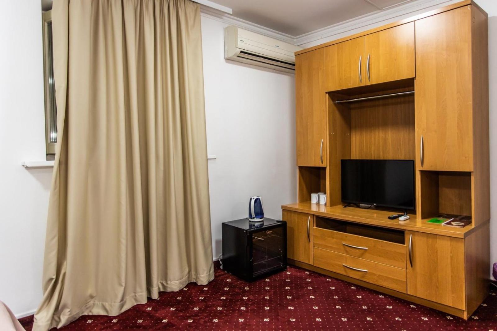 Star Rent Hotel Kisinyov Kültér fotó